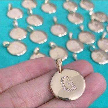 Imagem de Pingente Medalha Letra Inicial Cravejada Banhado A Ouro