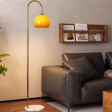 Imagem de Luminária de chão com cúpula de vidro laranja, estilo clássico, decorativa, com base de mármore polido, ideal para leitura em ambientes internos. Perfeita para cantos de sofás, com interrupt