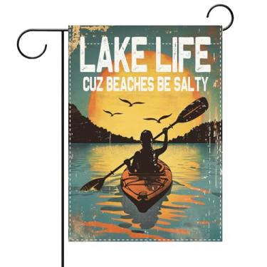 Imagem de Terkki Bandeira decorativa de jardim Lake Life Cuz Beaches Be Salty, Lake House, barco, pôr do sol, montanha, floresta, pequeno quintal, decorações externas, vintage, serapilheira para casa ao ar