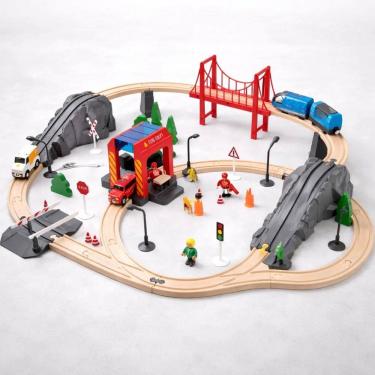 Imagem de Play Set de Trem Bombeiros com 70 Peças em Madeira Brinquedo Educativo Tooky Toy