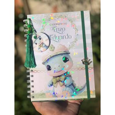 Imagem de Caderneta de Saúde Infantil Personalizada, Tema Dinossauro Cute, Capa Holográfica, A5, com Chaveiro e Pingente