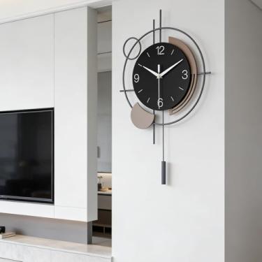Imagem de Relógio de parede com pêndulo, movimento silencioso de quartzo operado por bateria, moldura de metal e design de mostrador de relógio de placa MDF, relógio de parede grande para sala de estar, cozinha