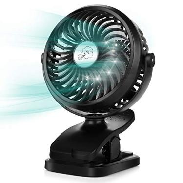 Imagem de Ventilador de clipe portátil, mini ventilador de mesa operado por bateria com gancho para pendurar, luz LED, 3 velocidades, ventilador USB ajustável de 360° para carrinho de bebê, escritório, casa,