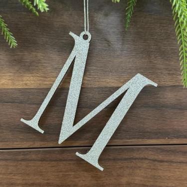 Imagem de Pxniy Enfeite de Natal com monograma de prata, letra inicial de madeira de 12 x 9 cm, decoração de árvore de férias e etiqueta de meia (M)