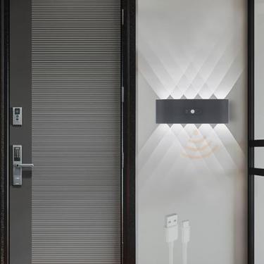 Imagem de GZZBMY Luminária de parede LED com sensor de movimento, arandelas de parede internas, operadas por bateria, recarregáveis, modernas, lâmpadas de parede magnéticas sem fio para sala de estar, corredor