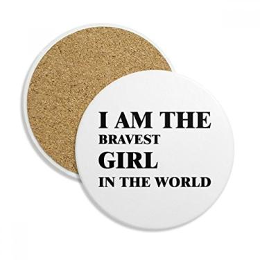 Imagem de Caneca de porta-copos I Am The Bravest Girl com proteção de mesa, pedra absorvente