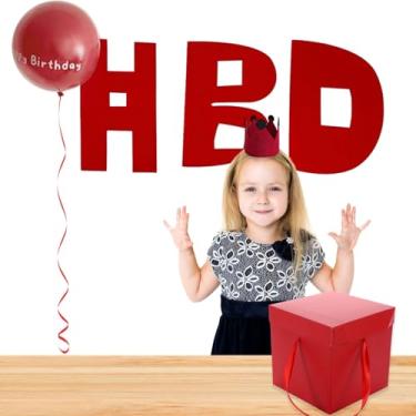 Imagem de Decoração de banner de aniversário de feltro vermelho 'HBD', chapéu de aniversário de coroa de balão vermelho, caixa de presente grande, número de idade pode ser DIY, fundo de festa reutilizável