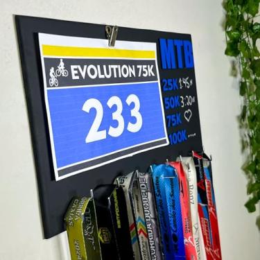 Imagem de Porta Medalhas MTB em MDF – Organizador de Medalhas Ciclismo com Quadro para Tempos (Azul)
