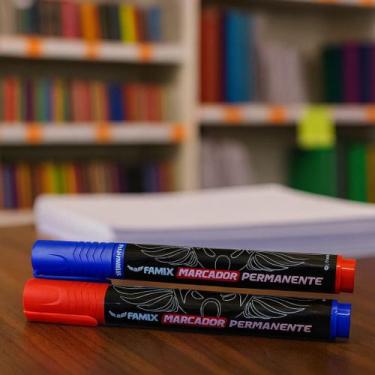 Imagem de Kit 2 Marcadores Permanentes Famix  Escolha a Cor, 1 AZUL E 1 VERMELHO