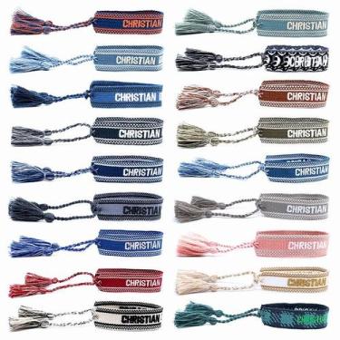 Imagem de Pulseira Artesanal com Letra e Borla  Ajustável, Unissex em Tecido Est
