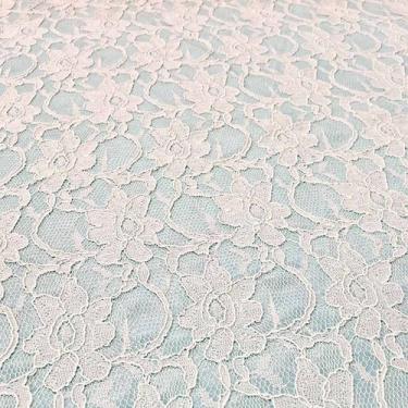 Imagem de Rolo 3 Metros Renda Suiça Forrada 95% Poliéster 5% Poliamida - tecidos