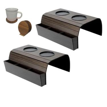Imagem de Kit 2 esteiras para braço de sofá com porta copos e porta controle remoto MDF ajustável cor tabaco (2 esteiras com porta controle + 4 porta copos)