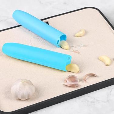Imagem de Descascador de alho de silicone, 2 peças, rolo de alho azul, design de vedação inferior, com furos para pendurar, fácil de operar e pode ser lavado na lava-louças.