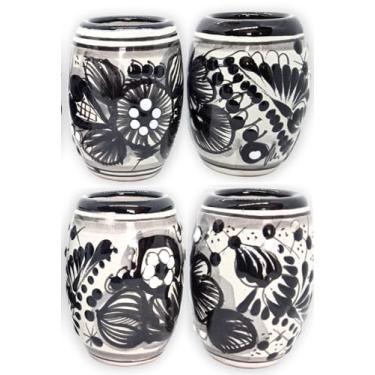 Imagem de MEXTEQUIL - Copos de shot Talavera em forma de barril: conjunto de 4 caballitos de cerâmica florais pintados à mão, 59 ml, cerâmica mexicana autêntica para tequila e mezcal (barril preto)