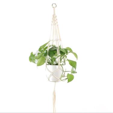 Imagem de Cesto de plantas de macramê para pendurar em ambientes internos com contas de madeira, suporte decorativo para vaso de flores, sem borlas, para decoração de casa boho em ambientes internos e externos