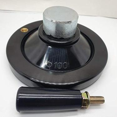 Imagem de DONGYANG Ind. Co., Volante premium de 10 cm com punho giratório após o processamento pelo usuário, é usado para máquinas-ferramentas como fresagem, torno e furadeira.