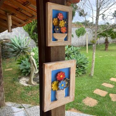 Imagem de Kit Quadro Decorativo Rústico, 2 Peças, Madeira Envelhecida com Flores Coloridas, Fundo Azul, Quadrinhos Artesanais Pintados A Mão