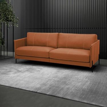 Imagem de Sofá Decorativo Karine 4 Lugares Sala de estar 270cm Pés em Aço Couro Conhaque G88 - Gran Belo