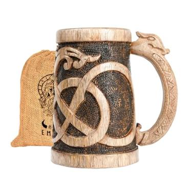 Imagem de NORSE EMPIRE Caneca de cerveja de madeira estilo urnas, 473 ml - caneca de cerveja 100% feita à mão | caneca viking para homens | acessórios de cerveja para homens | presentes viking para homens | inclui saco de presente medieval