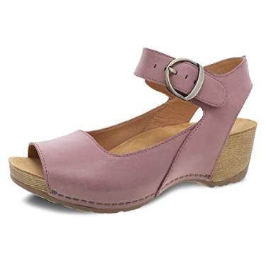 Imagem de Dansko Sandália feminina Tiana Slip-On Platform – Palmilha acolchoada e contornada para conforto e suporte o dia todo – Alça de velcro com detalhe de fivela – Sola de borracha leve, Blush, 10.5-11