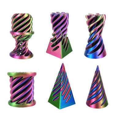 Imagem de Escultura de passagem impossível da pirâmide de Fidget Toy QOUXZ