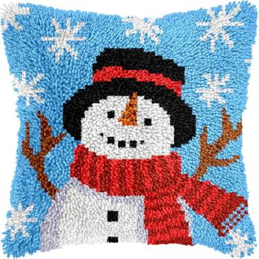 Imagem de QIONG MENG Kits de gancho de trinco para adultos, kit de capa de travesseiro com padrão de boneco de neve de Natal e inverno, capa de almofada de costura artesanal de crochê para decoração de sofá de