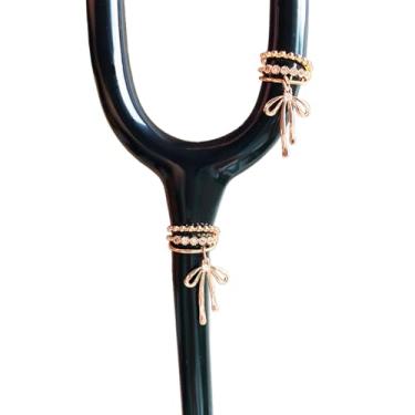 Imagem de Conjunto de pingentes de estetoscópio de strass brilhante para enfermeiras, etiqueta de identificação de estetoscópio de borboleta fofa exclusiva para médico, enfermeira, estudantes, veterinários