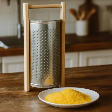 Imagem de Ralador de Milho Verde Manual Para Pamonha e Curau Madeira 42cm Aço Ga