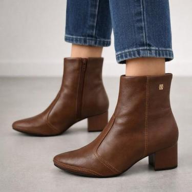 Imagem de Bota Feminina Cano Baixo Salto De Couro Original Ramarim 2657101, Capu