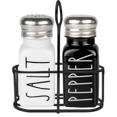 Imagem de Conjunto de saleiro e pimenteiro com suporte da Brighter Barns - decoração de cozinha de fazenda moderna e fofa - Conjunto de coqueteleira de vidro vintage preto e branco com suporte e tampas de aço