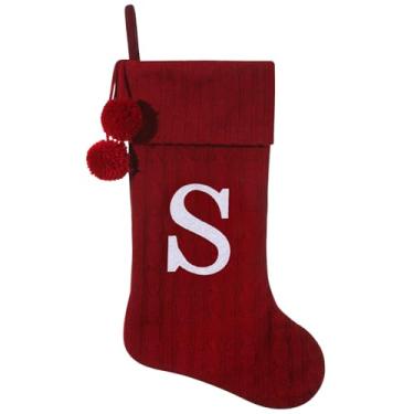 Imagem de Pxniy Meia de Natal personalizada de 48 cm - tricotado bordô com monograma bordado e pompons, cabide de lareira familiar para decoração de férias, borgonha letra S