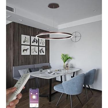 Imagem de Luminária pendente LED para sala de estar, cor café, com anel dimerizável, ideal para quarto e sala de jantar. Possui controle remoto e é feita de acrílico. Com uma volta de 40 cm de diâmetr