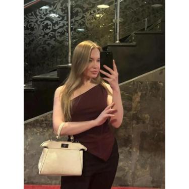 Imagem de Camiseta Casual Feminina Assimétrica De Ajuste Slim, Cor Sólida, Ombro