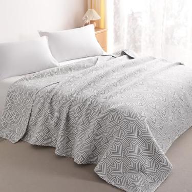 Imagem de NTBAY 3 camadas de musselina de algodão 106 x 92 cobertor para cama king, colcha de fio térmico super macio respirável para adultos, cobertor leve perfeito para sofá, cama todas as estações, coração