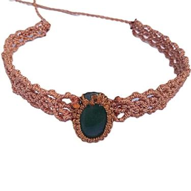 Imagem de Gargantilha Macramê trabalhada Bege com pedra Quartzo Verde