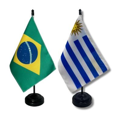 Imagem de Kit Bandeira de Mesa Brasil e Uruguai, Dupla Face, 19x13cm, Base Plástica Preta, Altura 26cm, Tecido Oxford, Decorativa para Escritório e Eventos