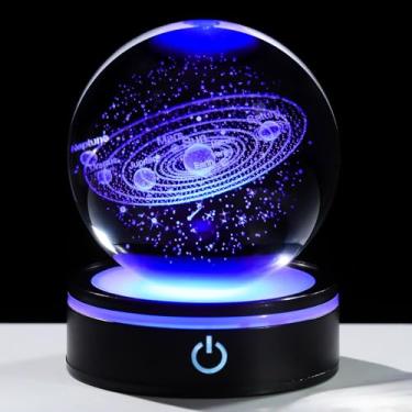 Imagem de YWHL Sistema solar 3D bola de cristal 80 mm com base de luz, vidro gravado a laser planeta sistema solar modelo esfera luz noturna decoração espaço universo astronomia presentes para mulheres, homens,