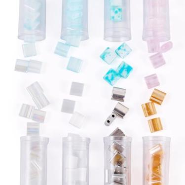 Imagem de Elecrelive 160 peças de contas quadradas de vidro com 2 furos 8 cores brilhantes Tila Beads Flat Link Kit de pulseira multifio para fazer joias DIY colar brinco