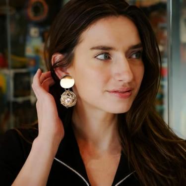 Imagem de Brincos pendentes de pérola enjaulados para mulheres, modernos e luxuosos, vintage, acessórios de moda femininos, brincos banhados a ouro delicados, Medium, Metal, Sem pedra preciosa