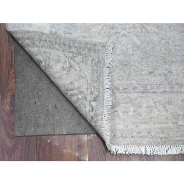 Imagem de Shahbanu Rugs Tapete de lã macia com design de folha de foice cinza Wickham (2'6"x19'2.5 cm)