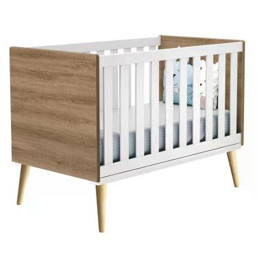 Imagem de Berço Mini Cama Theo Branco Fosco/mezzo Fosco Com Pés Madeira Natural - Reller Móveis Branco Fosco/mezzo Fosco