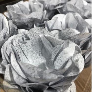 Imagem de Forminhas para Doces Finos - Kit 40/120 Formas Flor Decorativas | Ideal para Casamentos, Festas e Cupcakes (Style - Prata Novo,40)