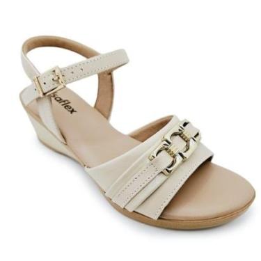 Imagem de Sandália Usaflex Plataforma em Couro Enfeite Metálico-Feminino