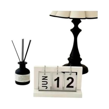 Imagem de Ornamento De Calendário De Madeira Minimalista Moderno Para Sala De Es