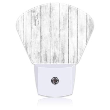 Imagem de Uiaoiais Luz noturna de textura de madeira branca, luz noturna de grão de madeira antiga conectada à parede com sensor do crepúsculo ao amanhecer para crianças, meninas, meninos, mulheres, homens