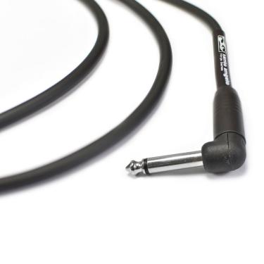 Imagem de Cabo para Guitarra Ninja l Cable 0,20 mm P10-P10 90° 15FT 4,57M para Instrumentos Musicais com Liga de Cobre OFHC Preto