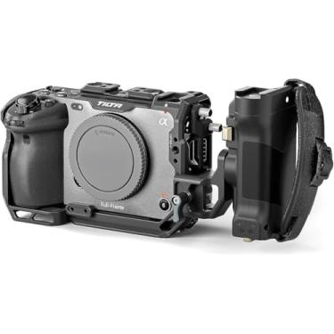 Imagem de Tilta Gaiola de câmera compatível com Sony FX3/FX30 V2 | Trilho NATO de placa superior, cold shoe, 1/4""-20 e 3/8""-16 | Design de parafuso borboleta | Alça lateral esquerda | TA-T16-B-B (kit