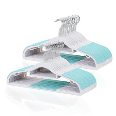 Imagem de Tonswachic Pacote com 50 cabides, cabides de plástico que economizam espaço, antiderrapantes, finos de 0,5 polegadas, gancho prata giratório de 360° para camisas, calças, terno e roupas molhadas/secas