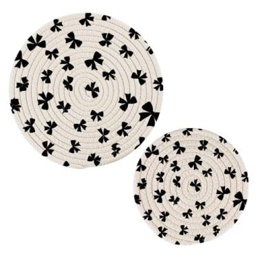 Imagem de Wassud Conjunto de trivet com laços pretos para pratos quentes, suportes redondos de panela, almofadas quentes de algodão, porta-copos resistentes ao calor para decoração de cozinha, bancada, 2 peças