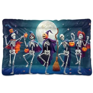 Imagem de Wassud Esqueletos dançantes de Halloween para cães e cães, tapete lavável para cães e gatos, almofada de cama de viagem antiderrapante, almofada de canil para ambientes internos e externos, 45 x 61 cm